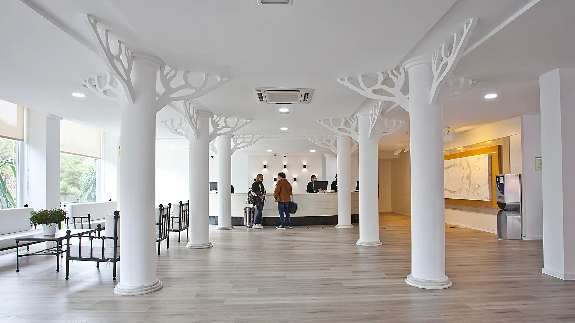 Hyb Eurocalas Cales de Mallorca Aparthotel